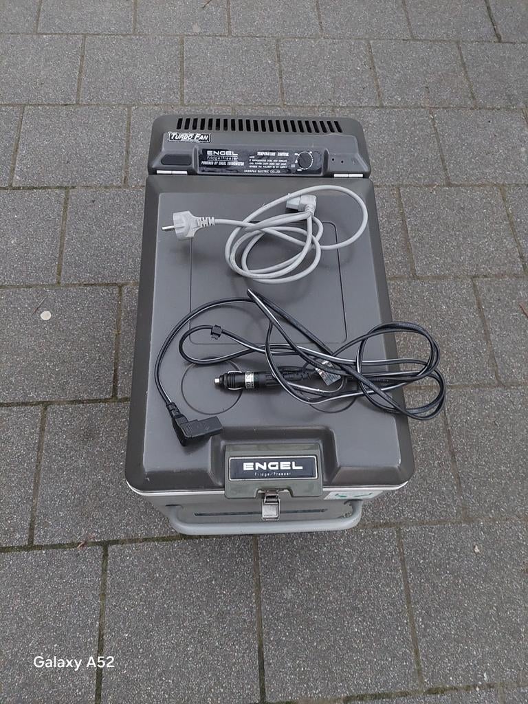 Engel MT-45FG3 compressor auto camper boot koelbox 12v 220v, Ophalen of Verzenden, Gebruikt, Zangmicrofoon