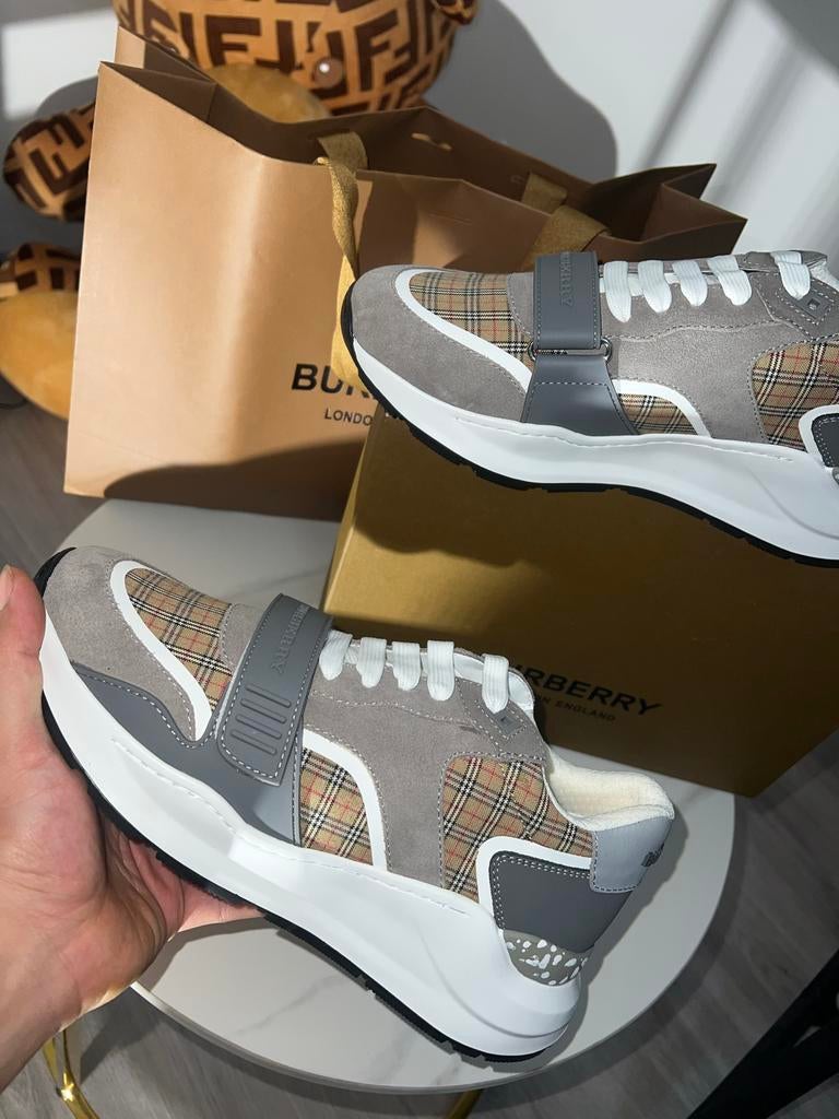 Designer schoenen van hoge kwaliteit (restpartij), Kleding | Heren, Ophalen of Verzenden, Nieuw, Overige kleuren, Sneakers of Gympen