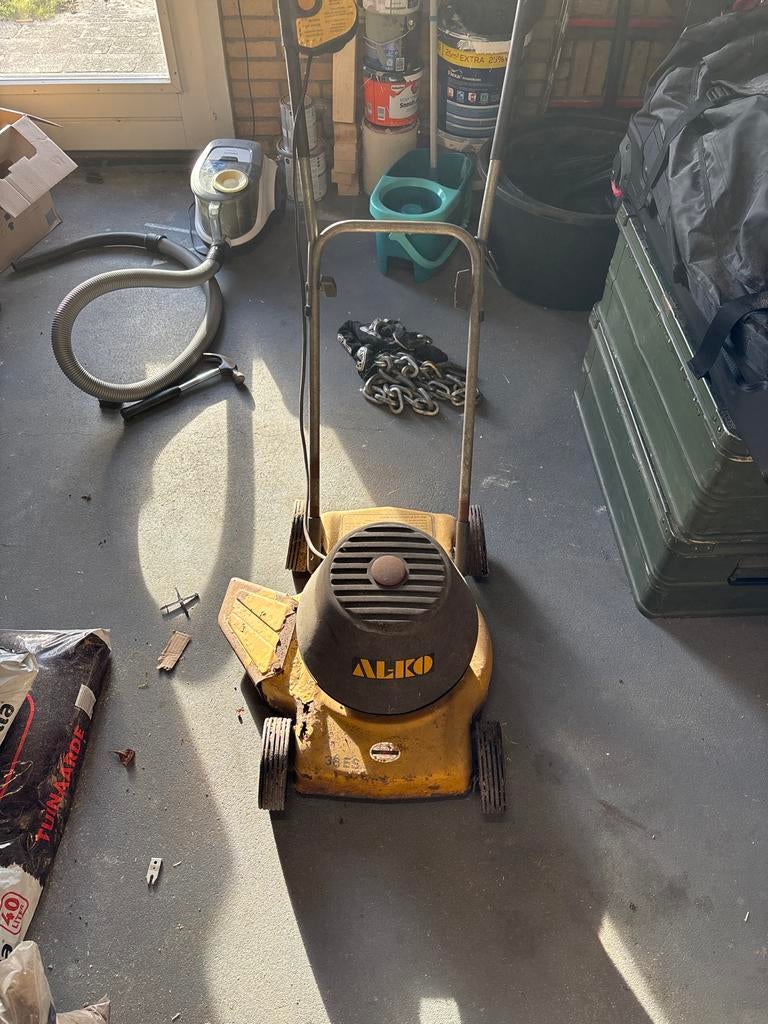 Oude West-Duitse AL-KO grasmaaier met geslepen bladen, Tuin en Terras, Ophalen, Cirkelmaaier, Gebruikt, Elektrische grasmaaier