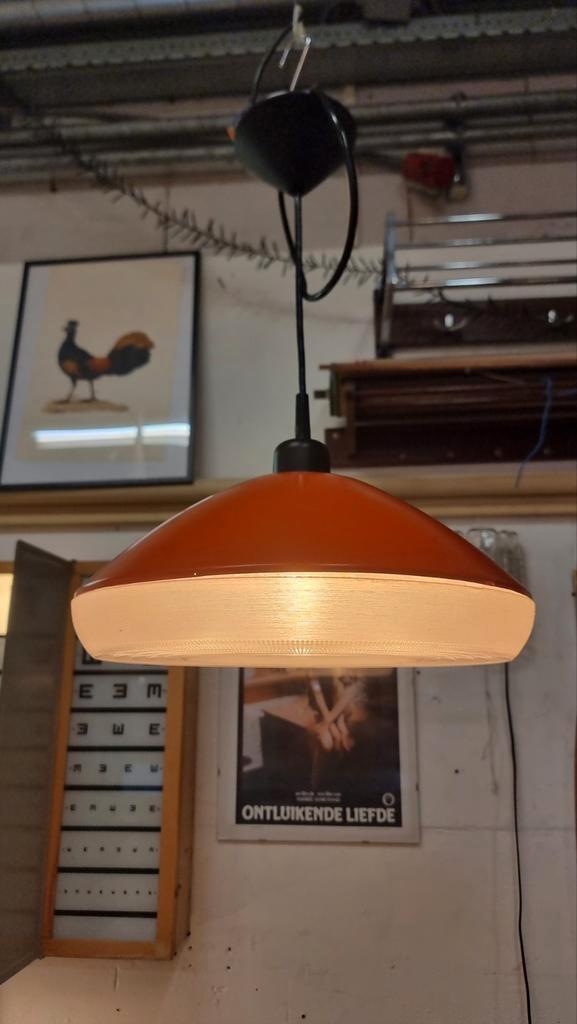 Vintage UFO hanglamp jaren 60 70, Huis en Inrichting, Lampen | Hanglampen, Gebruikt, Minder dan 50 cm, Kunststof, Metaal, Ophalen of Verzenden