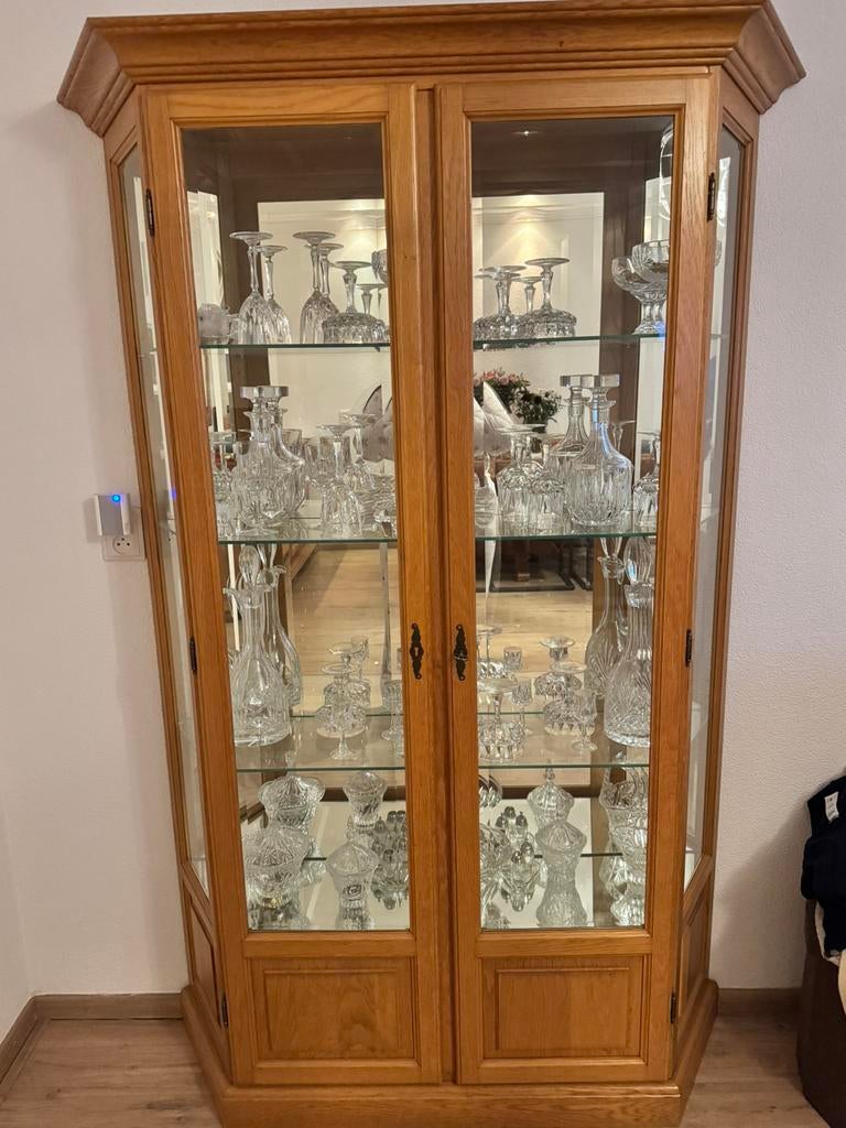 Eiken vitrine, Glas, Met deur(en), Zo goed als nieuw, Ophalen