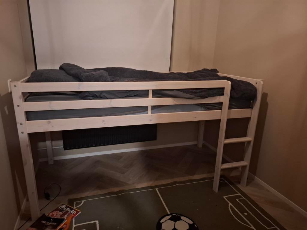 Halfhoogslaper in goede staat, Kinderen en Baby's, Kinderkamer | Stapelbedden en Hoogslapers, Ophalen, Zo goed als nieuw, Halfhoogslaper