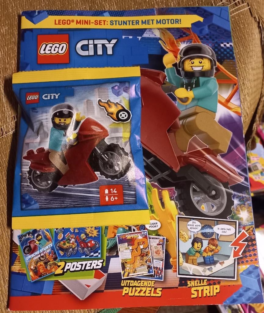Lego City stuntrijder op motor  ,magazine met de minifigures, Ophalen of Verzenden, Nieuw, Inclusief minifiguren