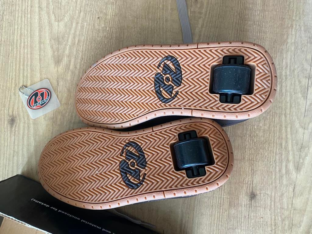 Heelys nieuw in doos maat 39, Ophalen of Verzenden, Zo goed als nieuw