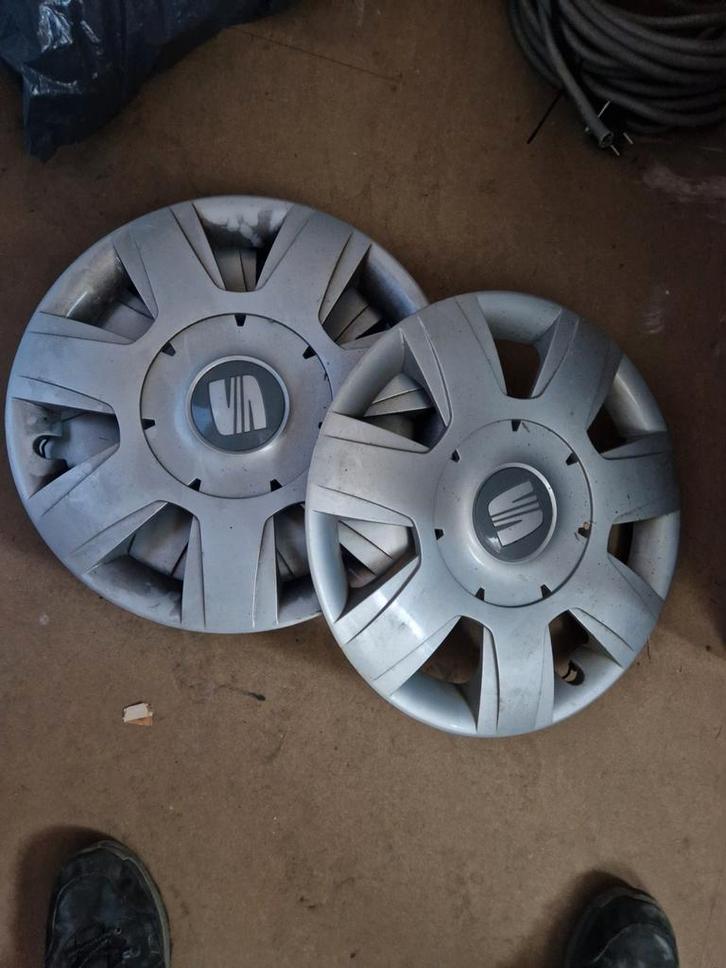 Wieldoppen Seat Leon 15 inch (set van 2), Auto diversen, Wieldoppen, Gebruikt, Ophalen of Verzenden