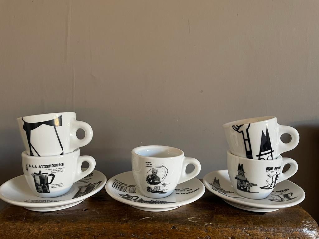 5 Bialetti espresso kopjes en 3 schoteltjes, Ophalen of Verzenden, Porselein, Overige stijlen, Kop(pen) en/of Schotel(s)