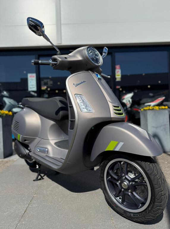 Vespa GTS Supertech HPE 300cc Demo, Motoren, Motoren | Piaggio, Niet ingevuld, Scooter, Bedrijf, Niet ingevuld