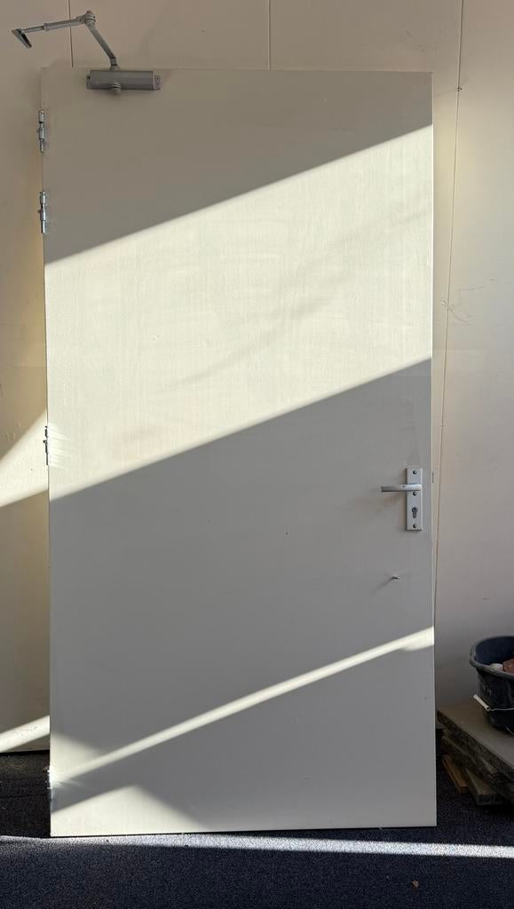 Massieve buitendeur met kozijn, Ophalen, Zo goed als nieuw, Buitendeur, 200 tot 215 cm