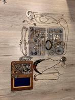 Lot, meerdere partijen met veel vintage sieraden, Sieraden, Tassen en Uiterlijk, Antieke sieraden, Ophalen of Verzenden, Overige typen