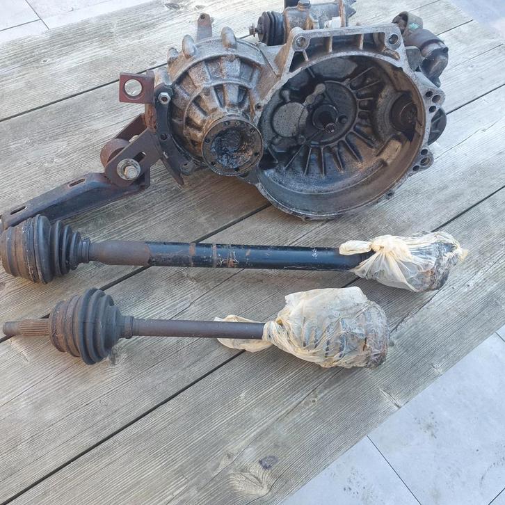 Vw golf sirocco mk1 en mk2 versnellingsbak met toebehoren, Auto-onderdelen, Transmissie en Toebehoren, Ophalen