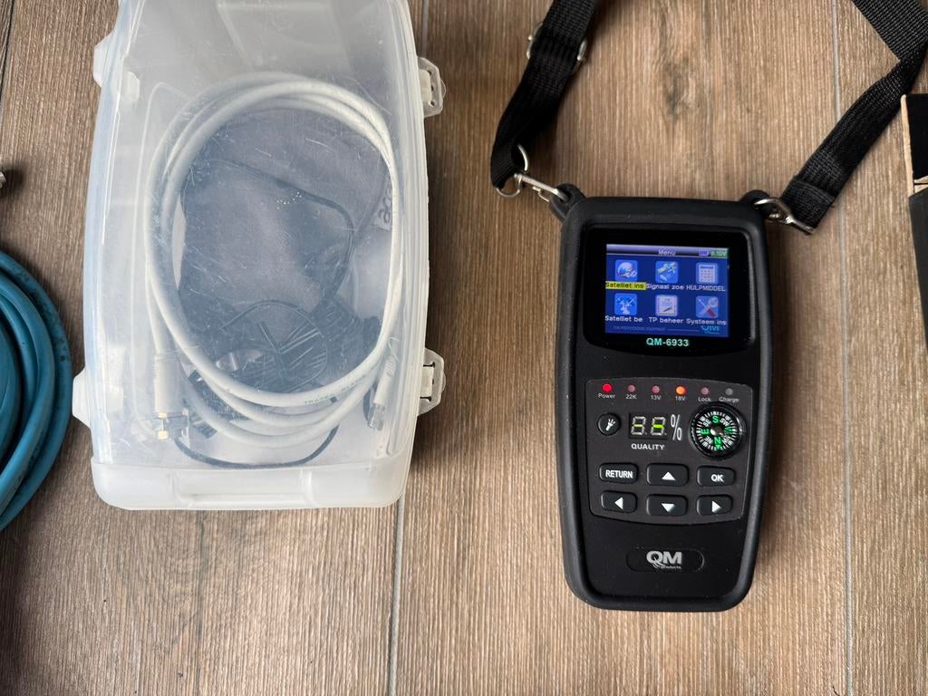 QM-6933 satt finder, Audio, Tv en Foto, Schotelantennes, Ophalen of Verzenden, Zo goed als nieuw, (Schotel)antenne-accessoires