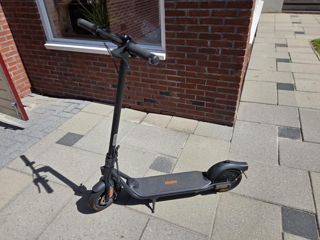 Segway Ninebot F2E – Weinig km – Inclusief lader, Ophalen, Zo goed als nieuw, Elektrische step (E-scooter), Segway Ninebot
