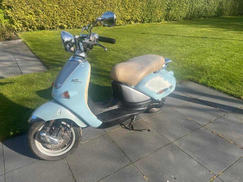 Aprilia Mojito Custom 50cc Scooter - Stijlvol en Betrouwbaar, Fietsen en Brommers, Scooters | Aprilia, Gebruikt, Maximaal 45 km/u