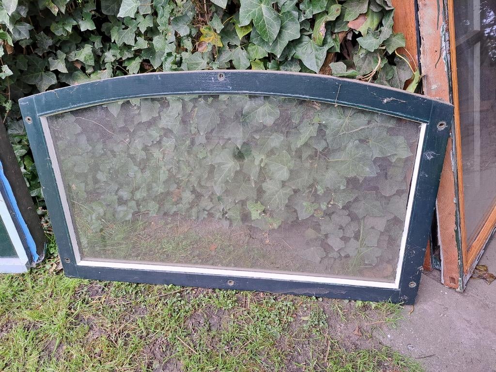 Kozijn met enkel glas en een voorzetraam., Doe-het-zelf en Verbouw, Raamkozijn, 75 tot 150 cm, Hout, Ophalen