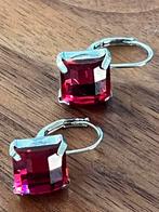 Oorbellen met roze vierkante steen, Met kristal, Overige materialen, Ophalen of Verzenden, Rood