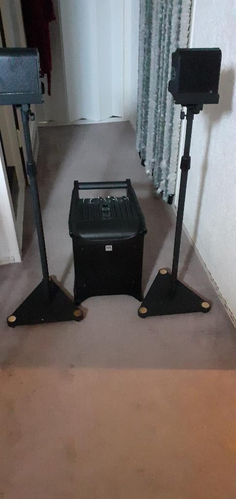 HK AUDIO LUCAS NANO 300 helemaal compleet +extra standaards, Ophalen, Zo goed als nieuw, Audio