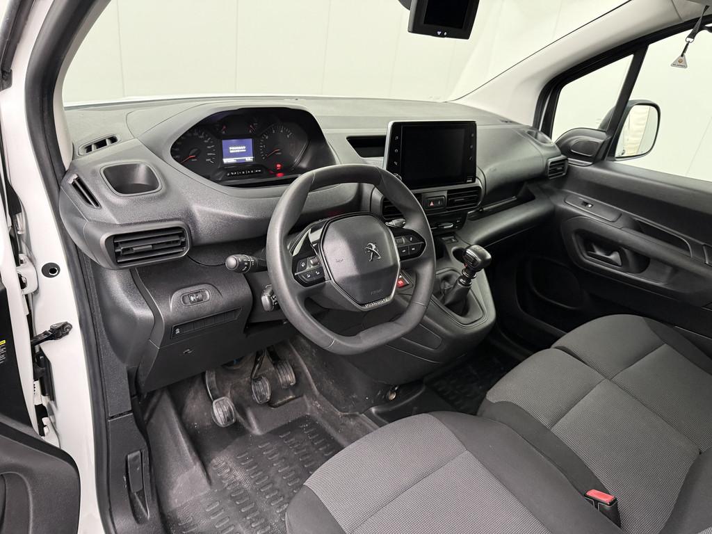 Peugeot Partner 1.5 BlueHDI 130PK Asphalt | 3-Persoons | Nav, Auto's, Bestelauto's, Voorwielaandrijving, Gebruikt, 4 cilinders