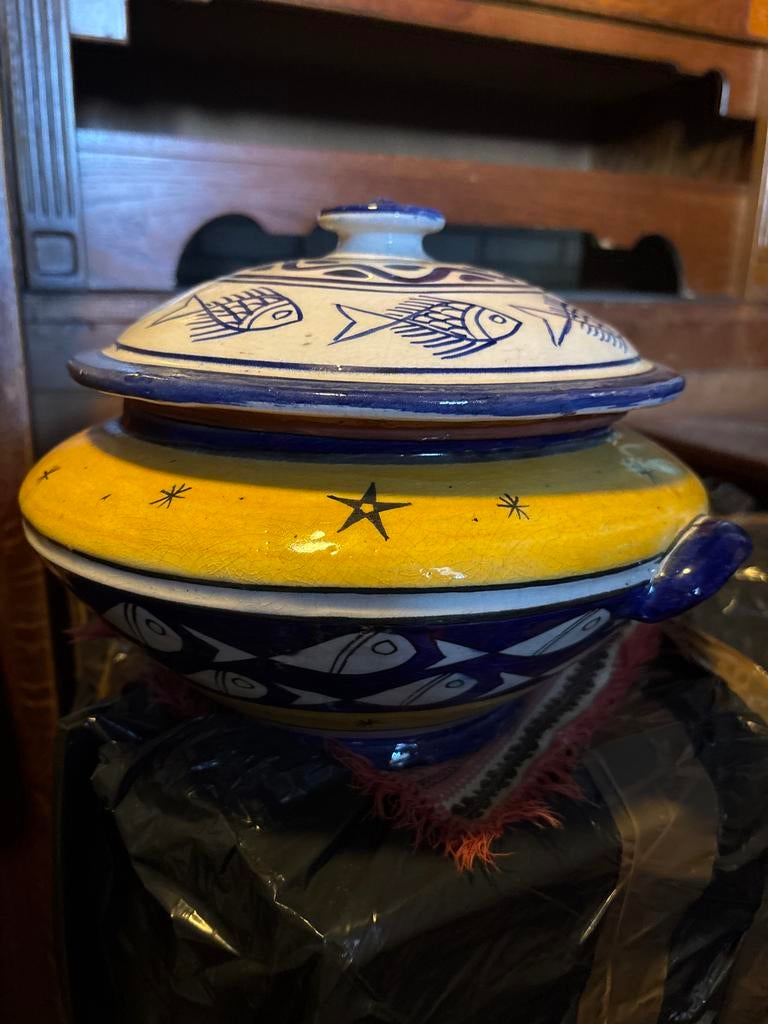 Marokkaanse Tajine met Visdecor - Geel en Blauw Keramiek, Ophalen of Verzenden