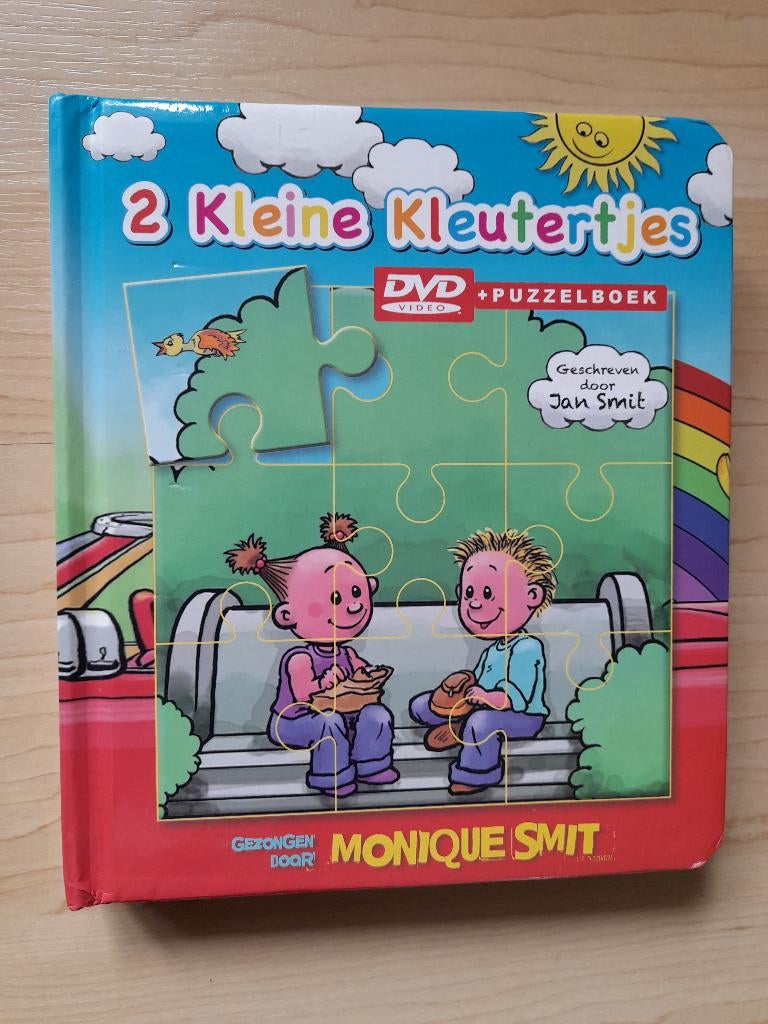 2 KLEINE KLEUTERTJES GEKARTONNEERD BOEK MET 4 PUZZELS, Boeken, Ophalen of Verzenden, Gelezen, Fictie algemeen