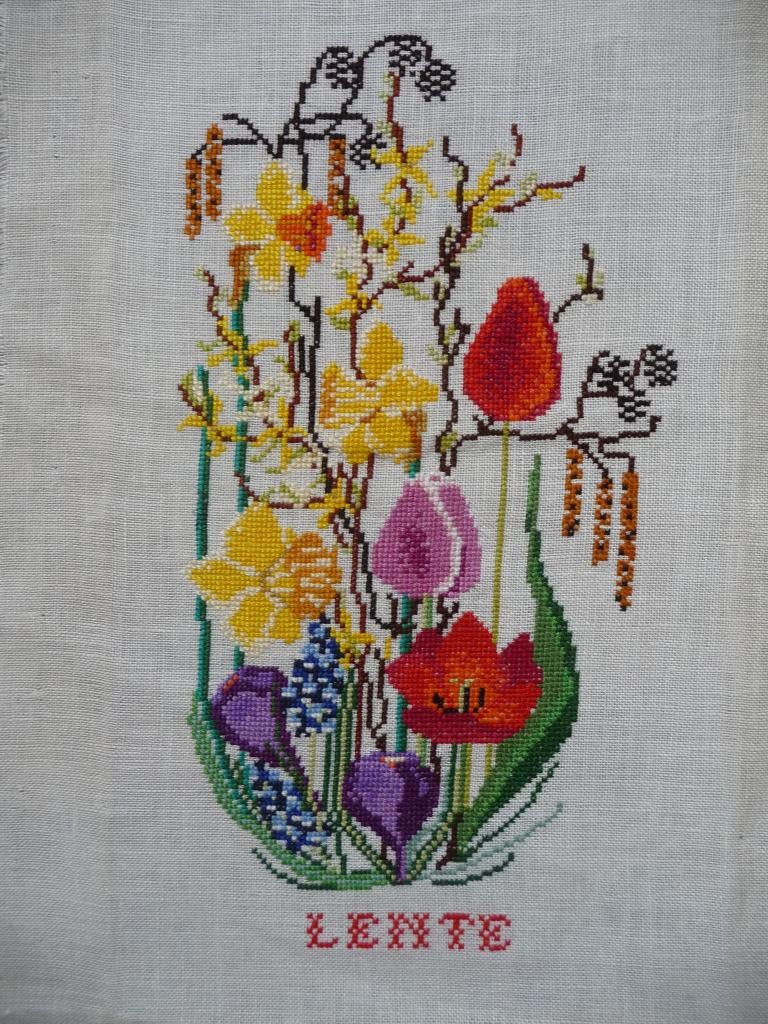 Borduurwerk "Lente", Ophalen of Verzenden, Gebruikt, Handborduren, Onderdeel of Toebehoren