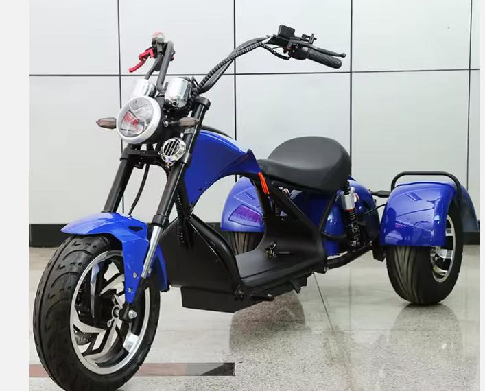 3 wiel brommer trike als nieuw 260km te ruil tegen benzine, Fietsen en Brommers, Ophalen, Zo goed als nieuw, Benzine, Overige modellen