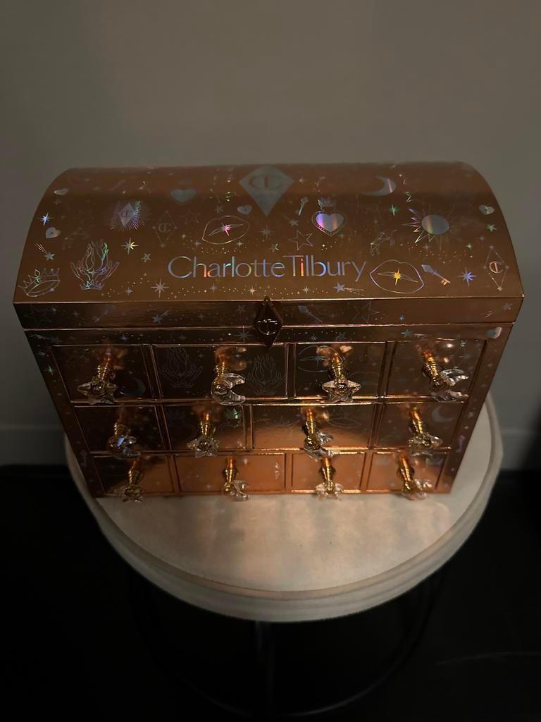 Charlotte Tilbury Adventskalender Schatkist (leeg), Sieraden, Tassen en Uiterlijk, Ophalen of Verzenden, Zo goed als nieuw