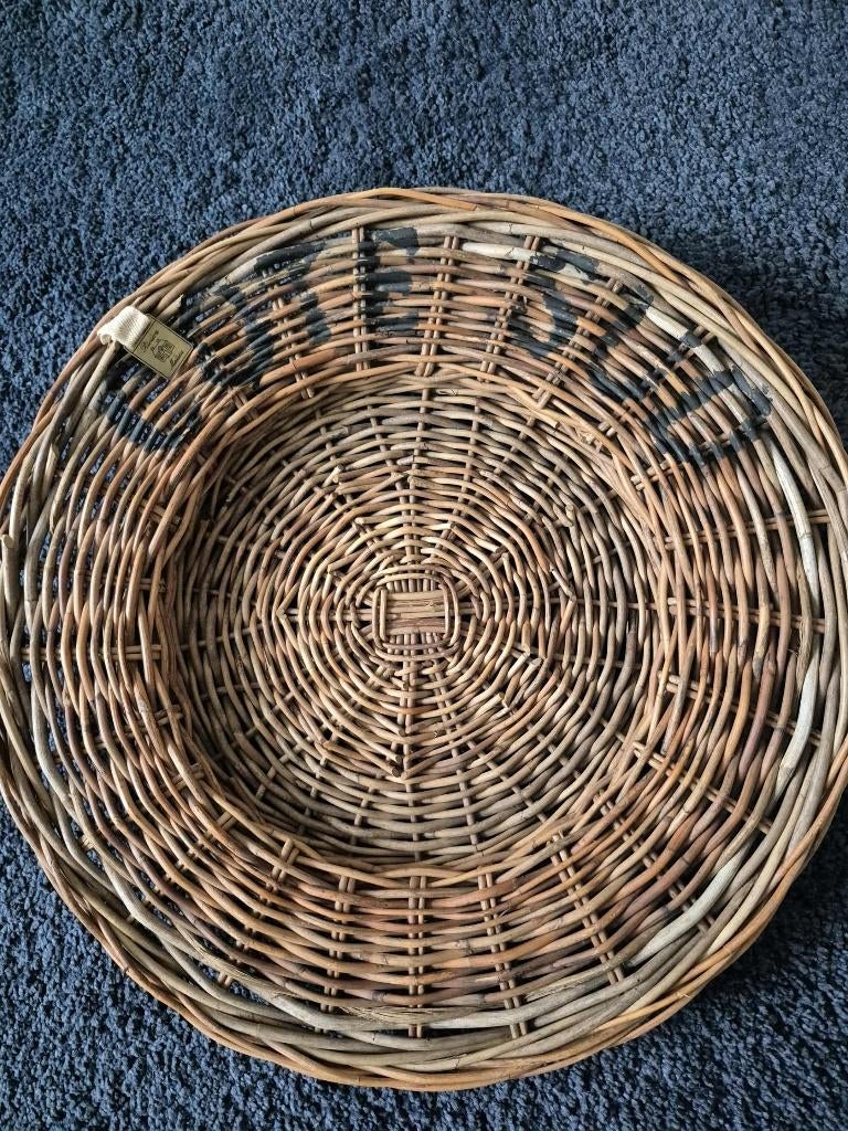 Riviera Maison Rattan onderbord., Huis en Inrichting, Ophalen, Mand, Rond, Zo goed als nieuw