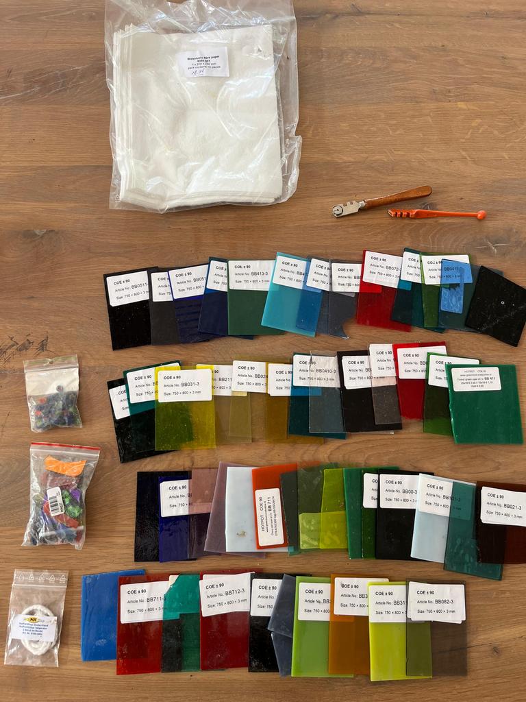 Hotpot glas, glas in lood, glassnijders & hittebestendig pap, Gebruikt, Overige thema's, Meerkleurig, Overige merken