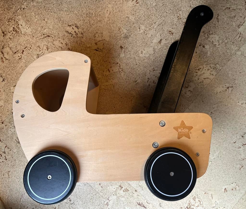 Kidsconcept Poppenwagen hout, Kinderen en Baby's, Speelgoed | Houten speelgoed, Ophalen, Gebruikt, Duw- of Trekspeelgoed