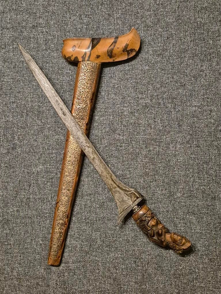 Oude Solo Keris, Verzenden