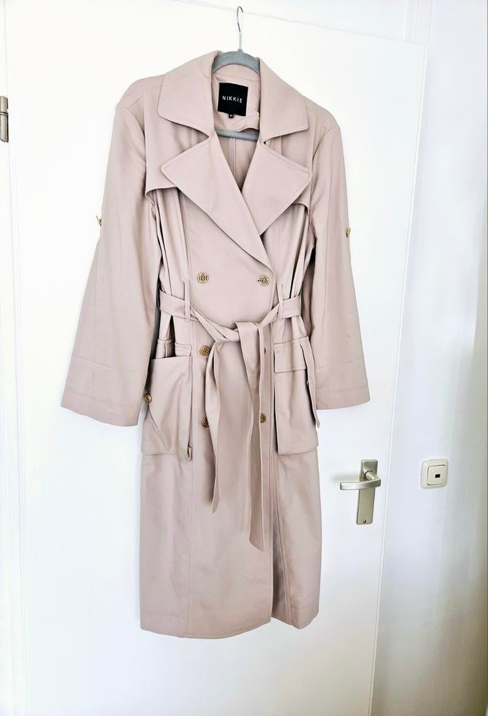 Trenchcoat Nikkie, Beige, Ophalen of Verzenden, Zo goed als nieuw, Nikkie