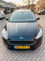 Ford Focus 1.0 Ecoboost 100pk 2015 Zwart Benzine top staat!, Stof, Zwart, 100 pk, Zwart