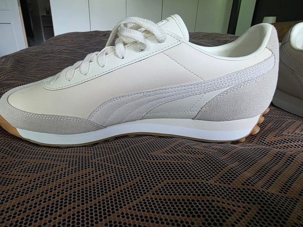 Puma sneakers wit/beige, Ophalen of Verzenden, Nieuw, Schoenen, Overige merken