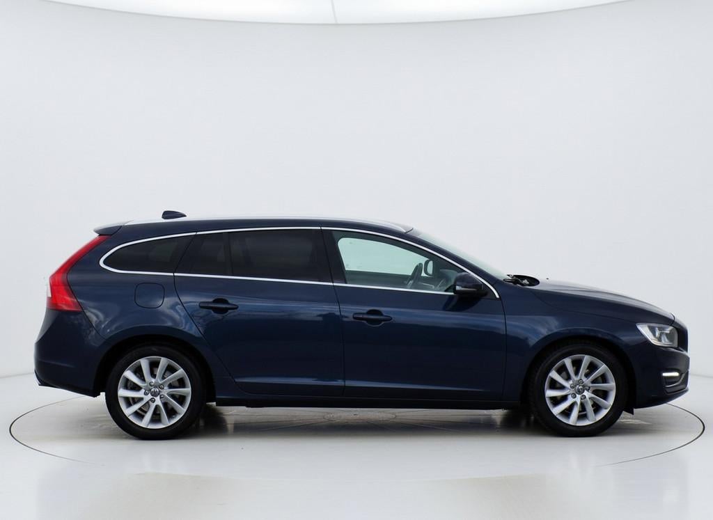Volvo V60 2.0 D4 Summum|Cruise|Navi|Trekhaak|PDC|Stoelverw., Auto's, 1502 kg, Euro 6, 4 cilinders, Blauw