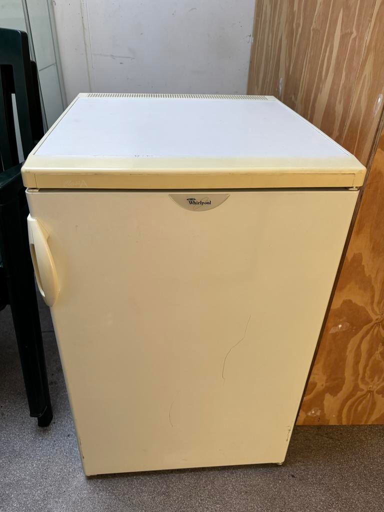 Te Koop: Whirlpool koelkast met diepvriesvak, Witgoed en Apparatuur, Koelkasten en IJskasten, Gebruikt, 200 liter of meer, 45 tot 60 cm
