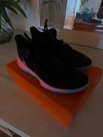 Sportschoenen maat 40 ., Sport en Fitness, Basketbal, Ophalen of Verzenden, Zo goed als nieuw, Schoenen