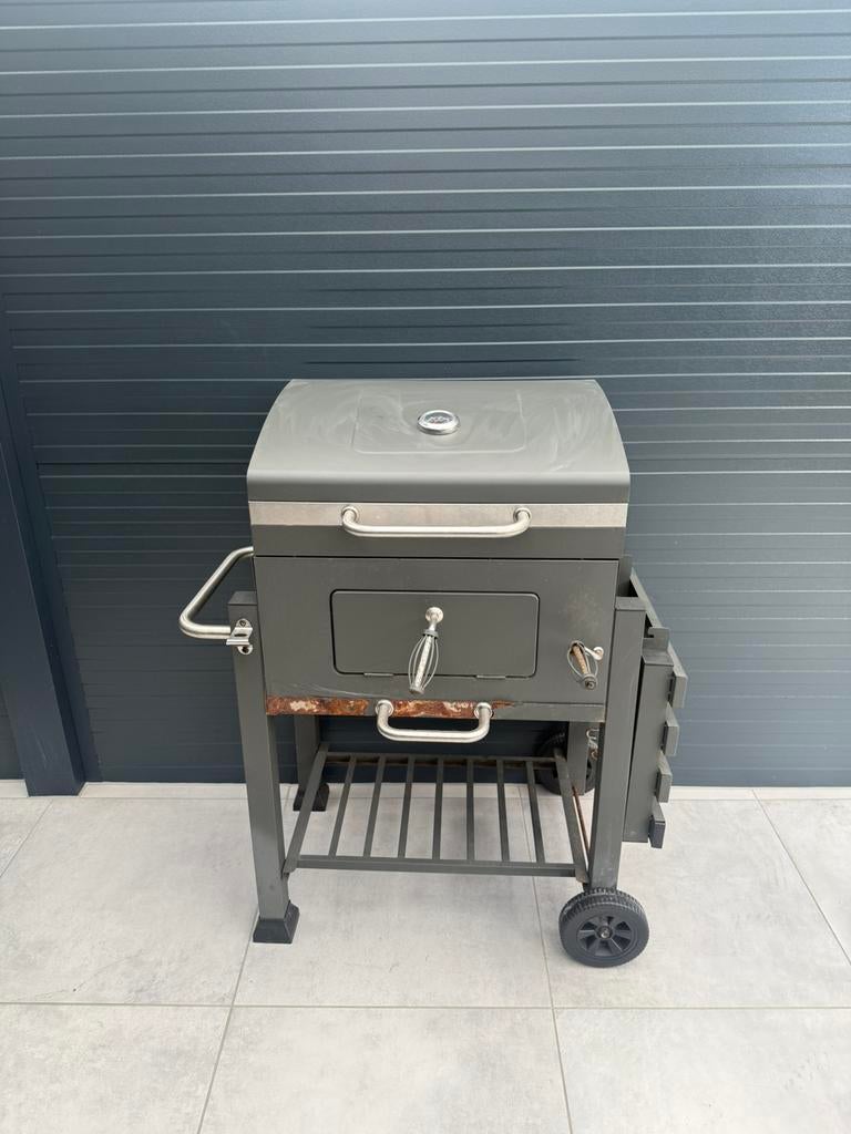 Houtskool BBQ grill met wielen, Tuin en Terras, Houtskoolbarbecues, Ophalen, Gebruikt