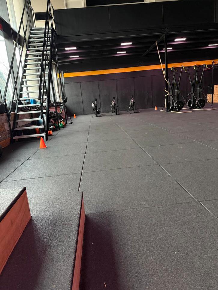 Rubberen fitnessmatten (AA-kwaliteit) - 1x1m, 5cm dik, Sport en Fitness, Fitnessmaterialen, Gebruikt, Fitnessmat, Ophalen of Verzenden