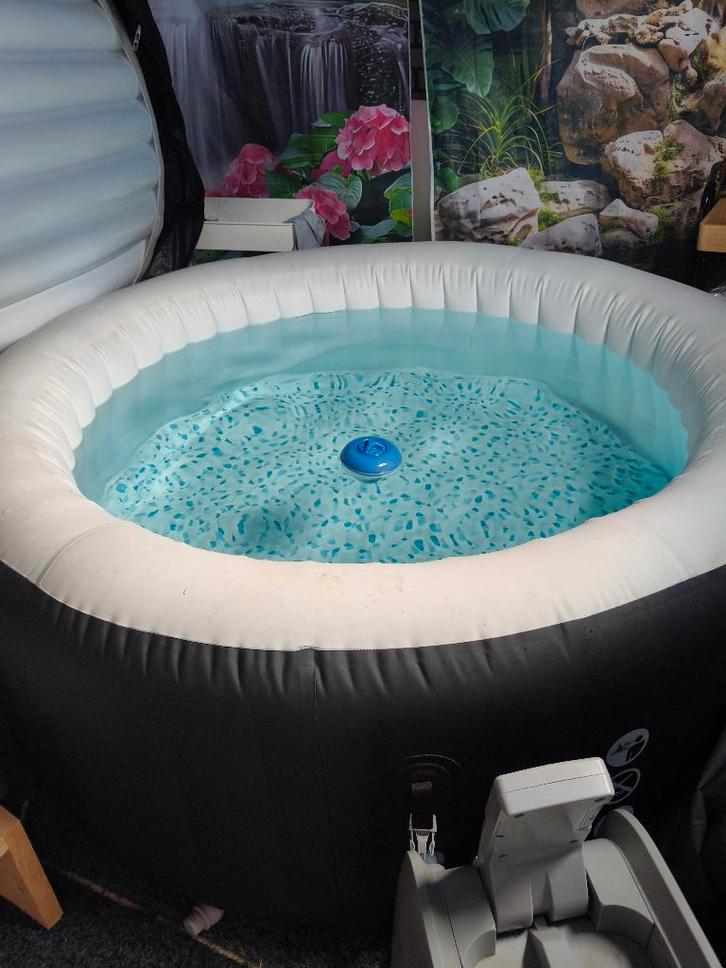 layz spa miami, Tuin en Terras, Bubbelbaden en Hottubs, Zo goed als nieuw, Opblaasbaar, Afdekzeil, Filter, Pomp, Ophalen