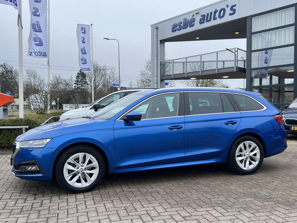 Skoda Octavia Combi 1.5 TSI 150 pk First Edition Trekhaak Na, Stof, 4 cilinders, Blauw, Origineel Nederlands