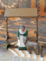 Vrouw met hond oud driedelig speelgoed uit Engeland van tin., Ophalen of Verzenden