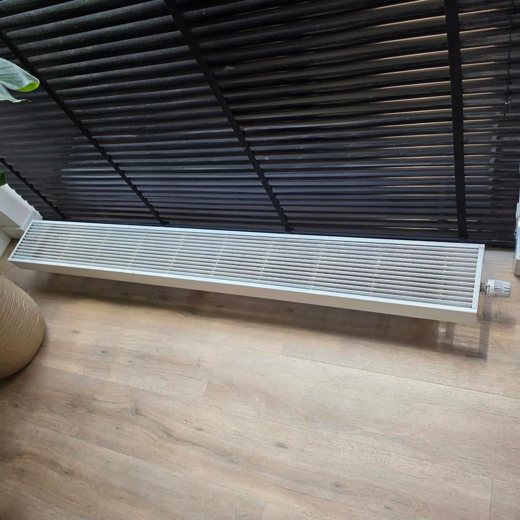 Vrijstaande radiator 2 meter lang, Ophalen of Verzenden, 150 cm of meer, Radiator, 30 tot 80 cm