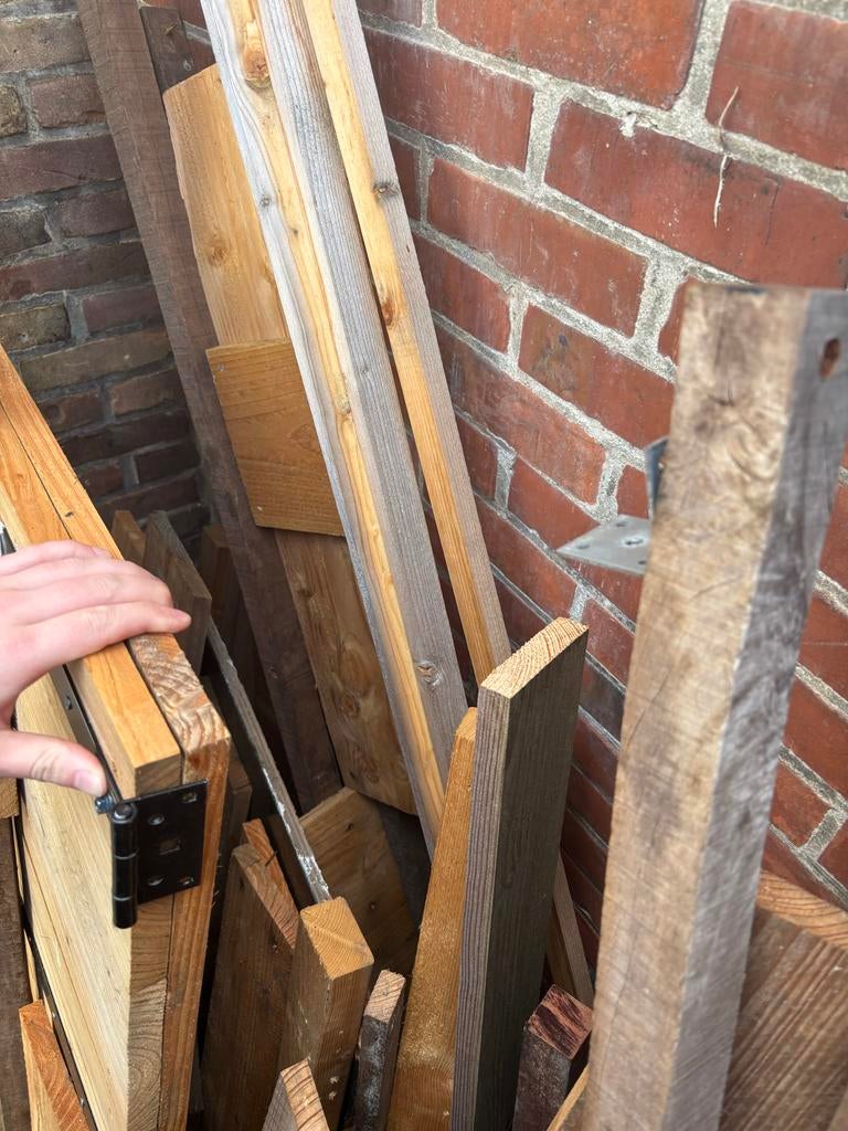 Gratis af te halen: Diverse resthout van volière ombouw, Doe-het-zelf en Verbouw, Hout en Planken, Ophalen, Gebruikt, Minder dan 25 mm