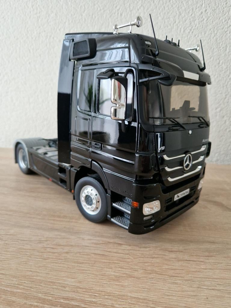 Mercedes Actros V8 Eligor 1:18, Ophalen of Verzenden, Zo goed als nieuw, Auto, Overige merken