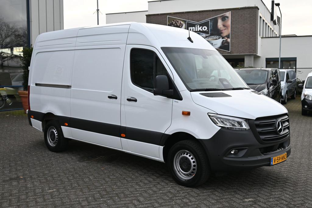 Mercedes-Benz Sprinter 317 CDI L2H2 Pro LED, Geveerde stoel,, Automaat, Achterwielaandrijving, Euro 6, 4 cilinders