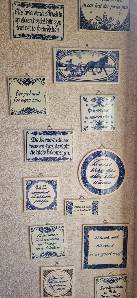 20 tegeltjes met Friese spreuken, Antiek en Kunst, Antiek | Wandborden en Tegels, Ophalen