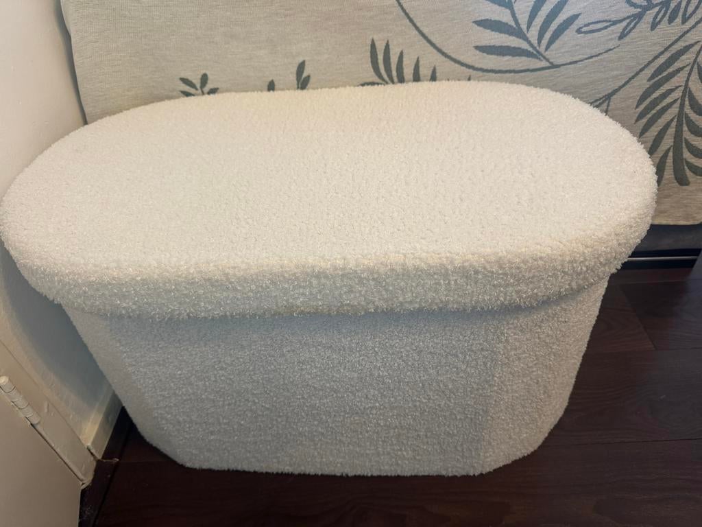 Witte Bouclé Opbergbox / Poef - Ovaal, Ophalen, Zo goed als nieuw, Stof, Ovaal
