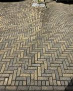 Gratis gebruikte klinkers, geel en grijs 120m2!, Ophalen, Gebruikt, Klinkers, 10 m² of meer