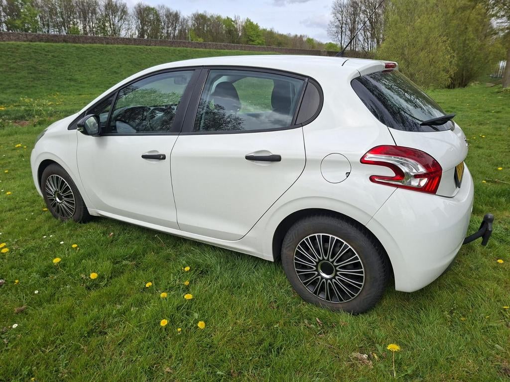 Peugeot 208 1.0 VTI 50KW/68PK 5-D 2014 Wit, Auto's, Voorwielaandrijving, 3 cilinders, 999 cc, 950 kg