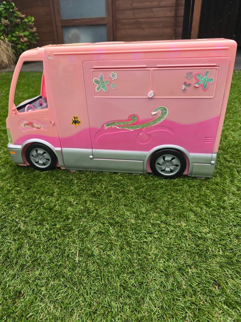 Barbie camper - Roze speelgoedcamper voor Barbiepoppen, Ophalen of Verzenden, Gebruikt, Meisje